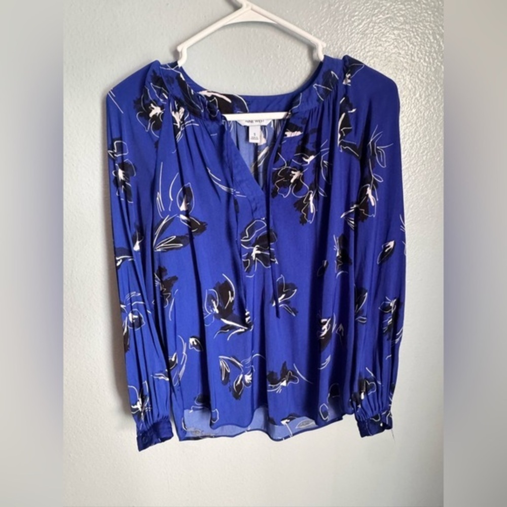 Nine Weat Women's Blue Floral Blouse Small